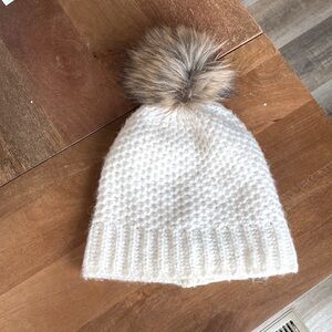 Athleta cream white women’s winter hat beanie